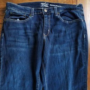 Levi Strauss & Co Women’s Jeans size 33w 28L